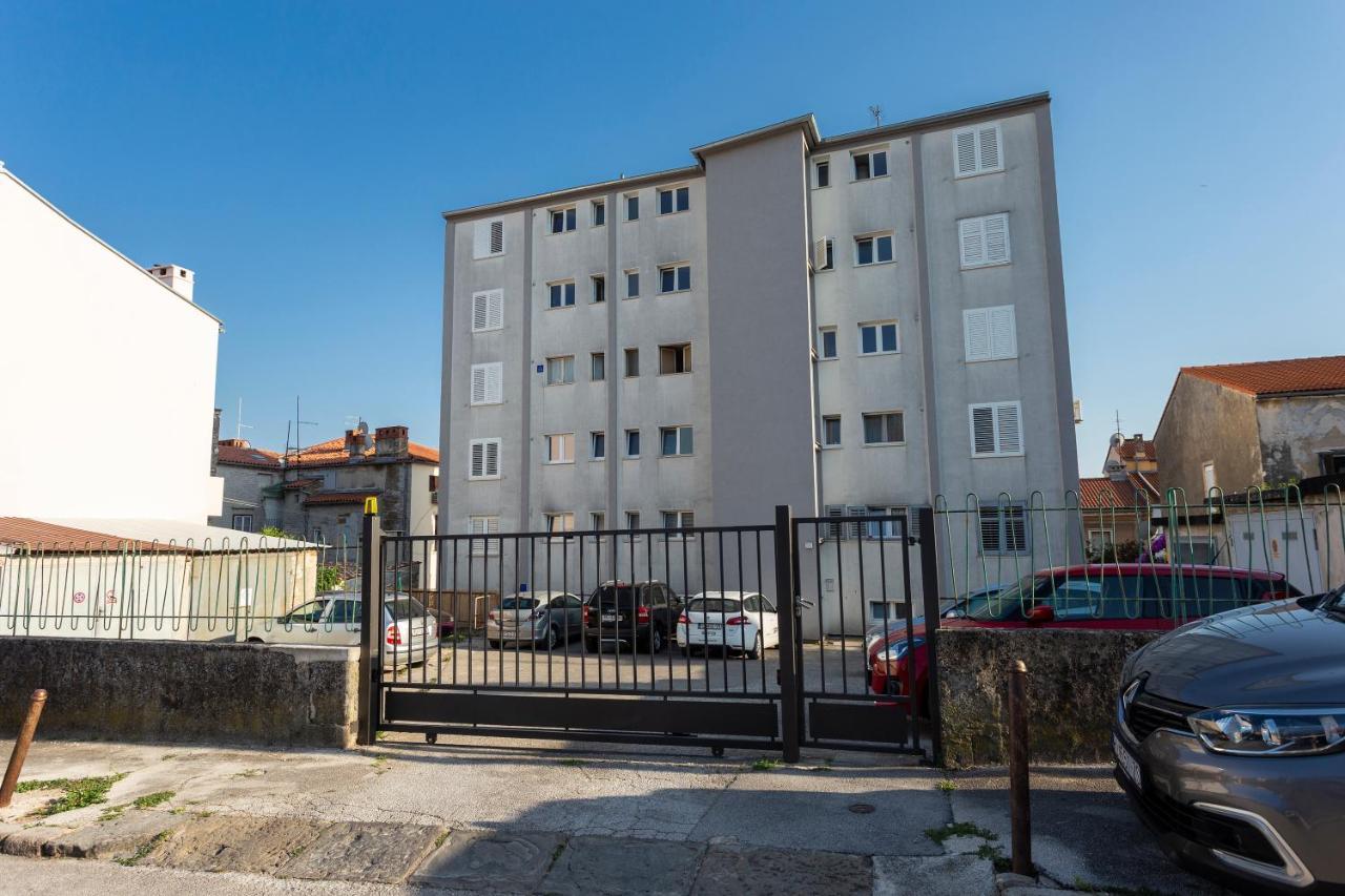 Apartman Izis Centar Pule PUY Eksteriør bilde